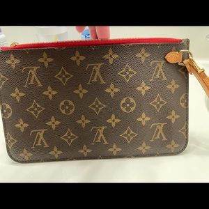 Louis Vuitton Neverfull MM pouch
